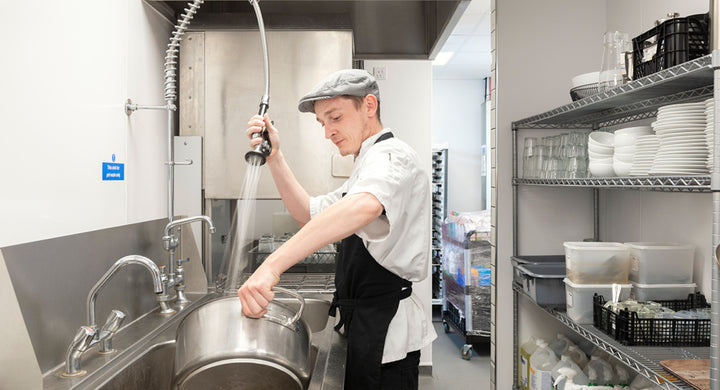 A Simple Guide to Operating a Commercial Dishwasher