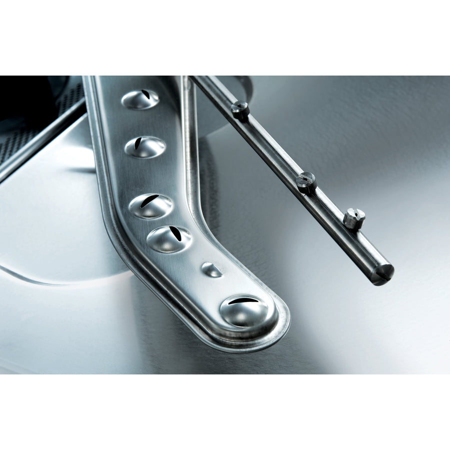 Stainless steel wash and rinse arms in the Advantage glasswasher range
